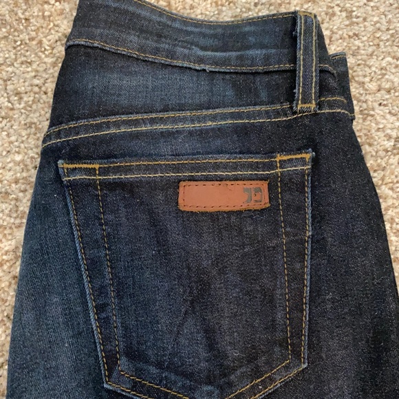 Joe’s jeans in dark denim - Picture 2 of 5